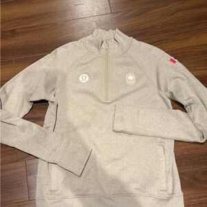 Team Canada Olympic Lululemon athletica Ladies Light Beige half Zip-Up Sweater!